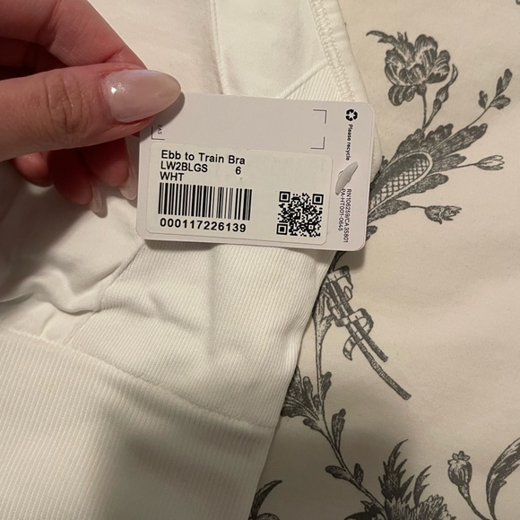 Lululemon Ebb to Train Sports Bra - Picture 7 of 14